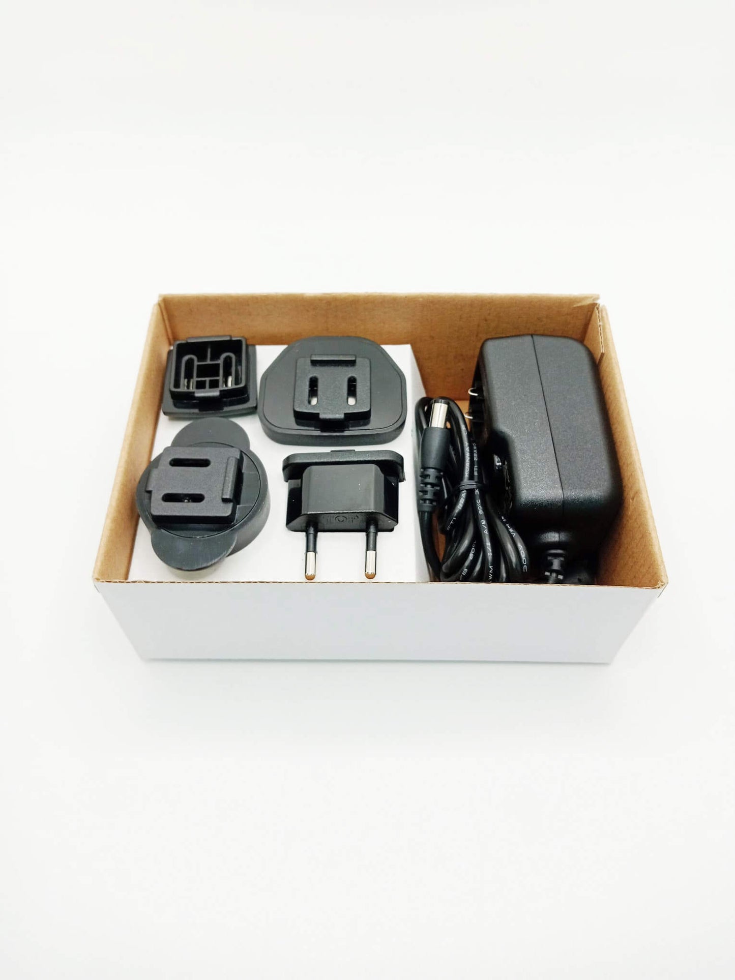 Ikusi battery charger adaptor kit with UK EU US plugs - view 2