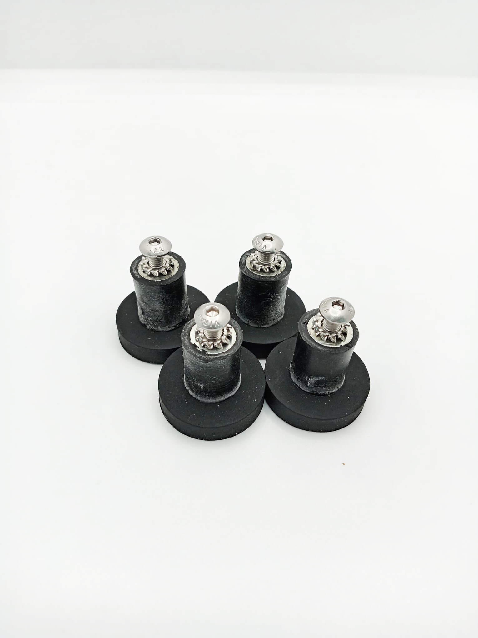 Ikusi magnetic mounting kit for R13 receiver